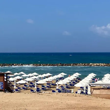 Regina Garden Renovated & Lovely Apartment, Paphos